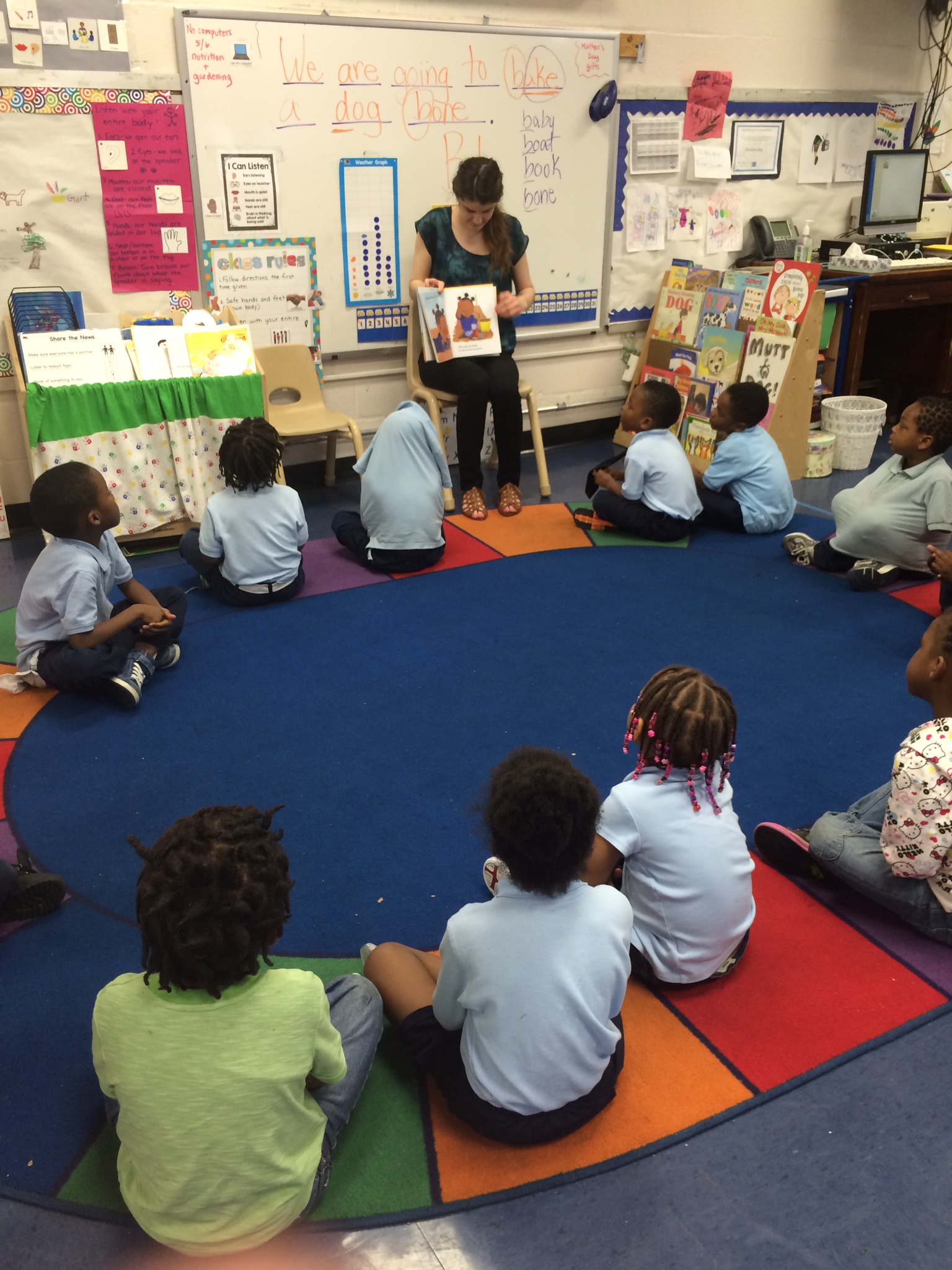 class visit reading in a circle